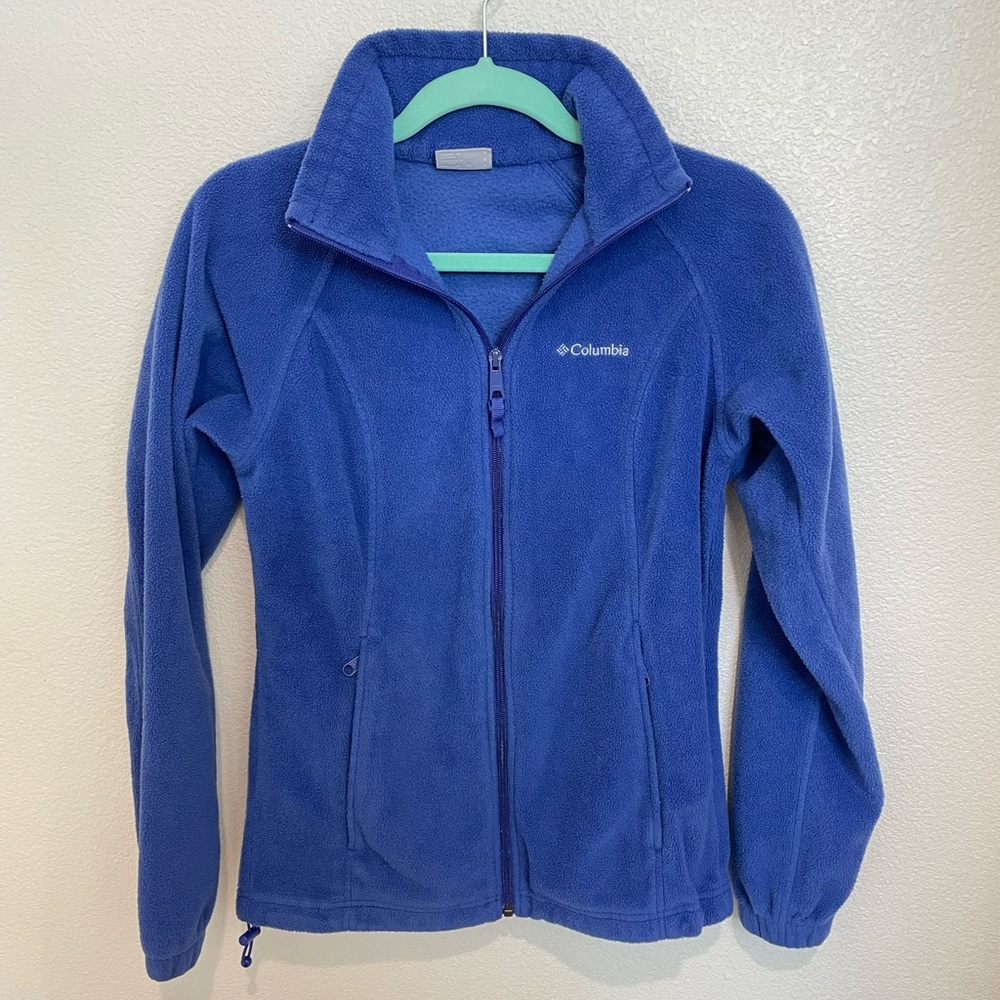 Columbia Woman’s Lightweight Blue Fleece Jacket